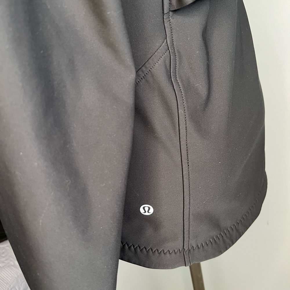 Lululemon Wind Runner Softshell Jacket Size 4 - image 4